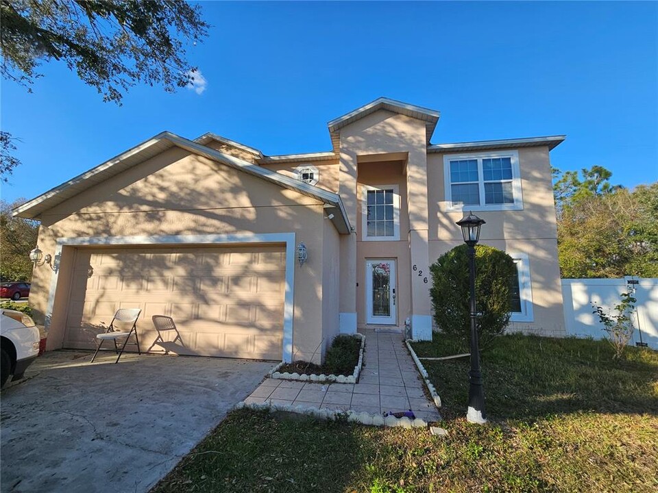 626 Wallaby Ln in Kissimmee, FL - Building Photo