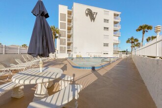 555 Fillmore Ave in Cape Canaveral, FL - Foto de edificio - Building Photo