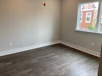 5432 Pine St, Unit 1 - 6