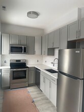 216 Findlay St, Unit One in Cincinnati, OH - Building Photo - Building Photo