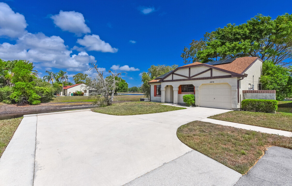 2210 SE Breckenridge Cir in Port St. Lucie, FL - Building Photo