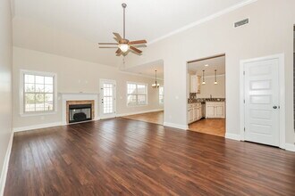 1703 Drayton Dr in Murfreesboro, TN - Foto de edificio - Building Photo