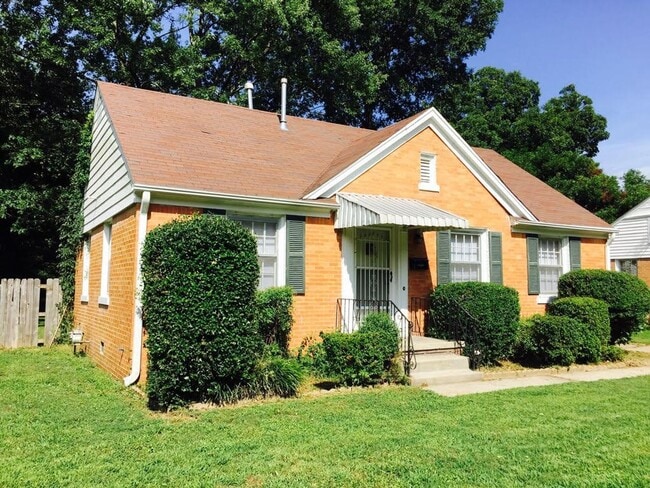 994 Goodman St in Memphis, TN - Building Photo - Building Photo