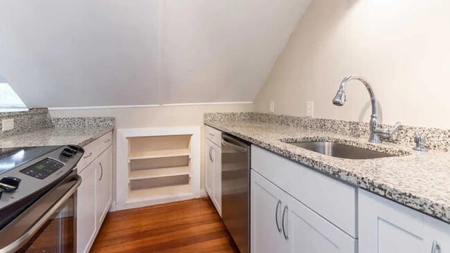 45 High St in Candia, NH - Building Photo - Building Photo