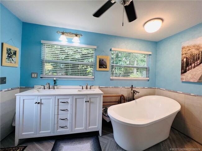 property at 632 W Weatherbee Rd
