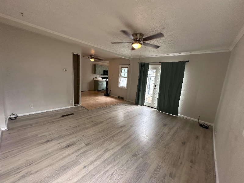 111 S Dakota St in Conrad, MT - Building Photo