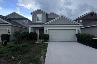 926 Jackson Ave in Davenport, FL - Building Photo