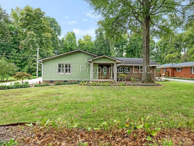 1174 Robinhood Cir