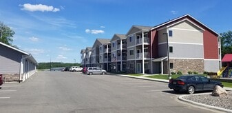 River Hills Apartments in Grand Rapids, MN - Building Photo