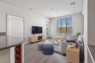 Windsor Lofts at Universal City in Studio City, CA - Building Photo - Building Photo