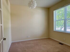 738 Spires Dr in Oswego, IL - Foto de edificio - Building Photo