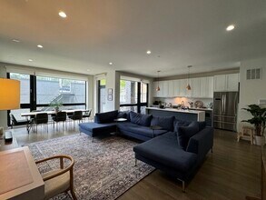 1020 N Marshfield Ave in Chicago, IL - Building Photo - Building Photo