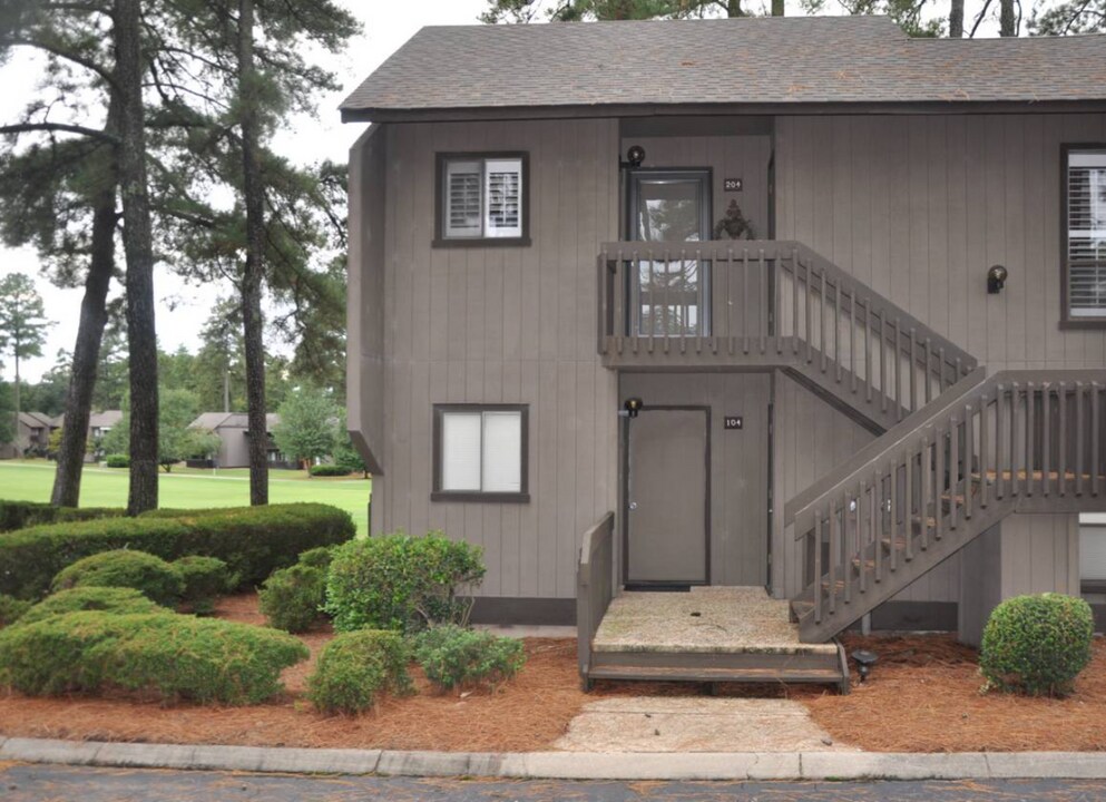 5 Pine Tree RoadPrince Mnr in Pinehurst, NC - Building Photo