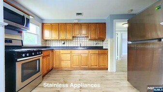 63 Hamilton Ave in Clifton, NJ - Building Photo