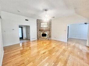 3915 Wentworth Dr in Arlington, TX - Building Photo - Building Photo