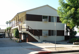 262 W Tujunga Ave in Burbank, CA - Building Photo - Building Photo