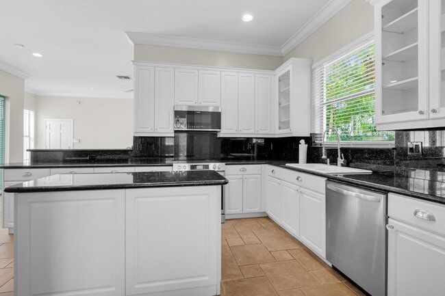 1690 SW 2nd Ave in Boca Raton, FL - Building Photo - Building Photo