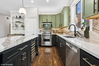 847 W Bradley Pl in Chicago, IL - Building Photo - Building Photo