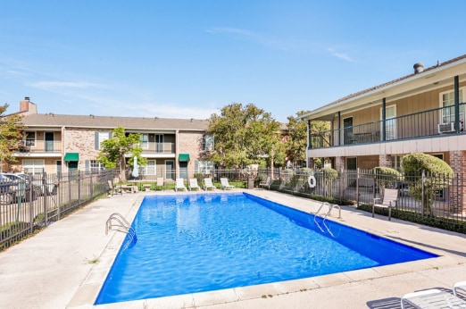 4624 Parkoaks Dr