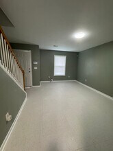 240 Kentucky Ave in Petersburg, VA - Foto de edificio - Building Photo