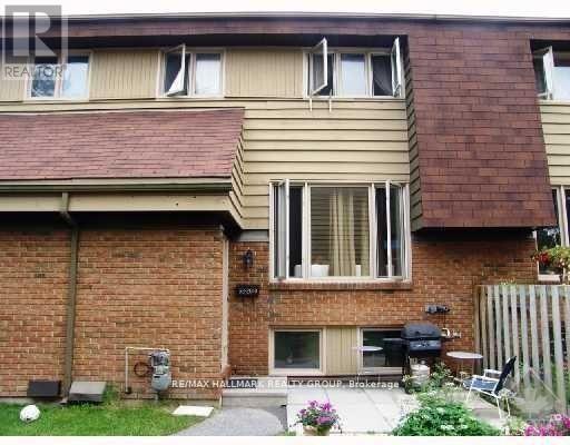 2610-2610 Draper Ave in Ottawa, ON - Building Photo