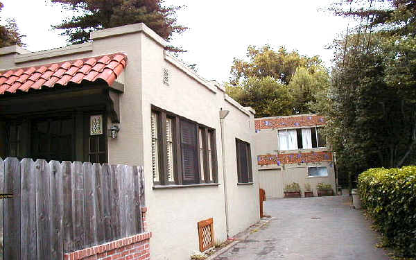 177 Miller Ave in Mill Valley, CA - Foto de edificio - Building Photo