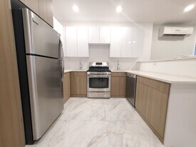 15 Grant Ave, Unit 2 in Jersey City, NJ - Building Photo