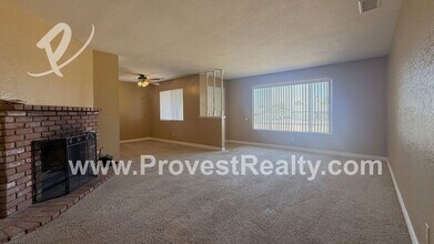 10754 Locust Ave in Hesperia, CA - Building Photo - Building Photo