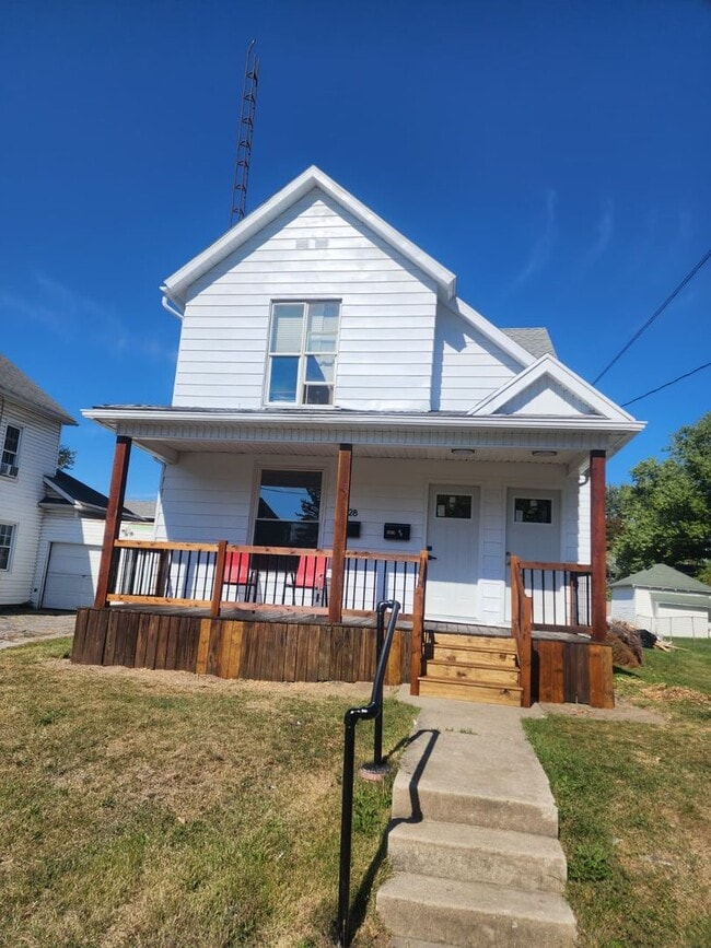 property at 1028 W Wayne St