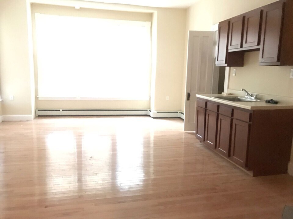 125 Hillside Ave in Waterbury, CT - Building Photo