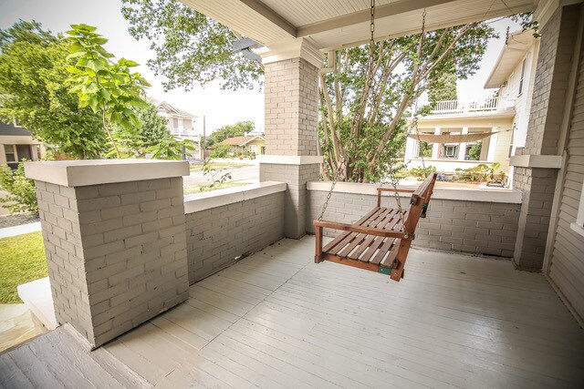 1037 W Craig Pl in San Antonio, TX - Building Photo - Building Photo