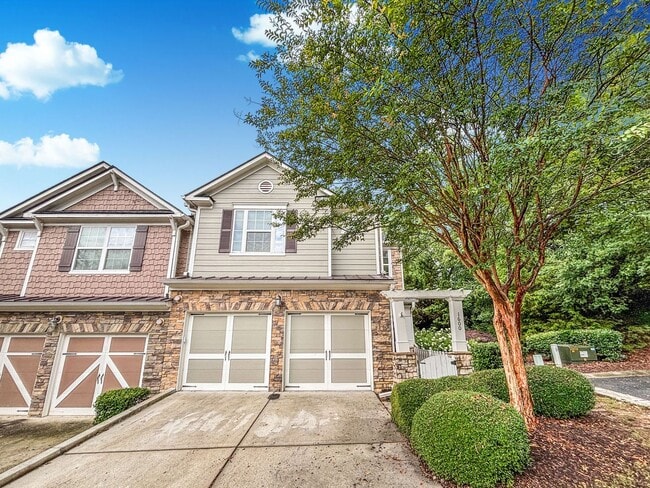 property at 1600 Watercress Ct SE