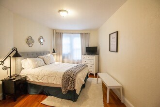 30 Kilsyth Rd in Brookline, MA - Foto de edificio - Building Photo