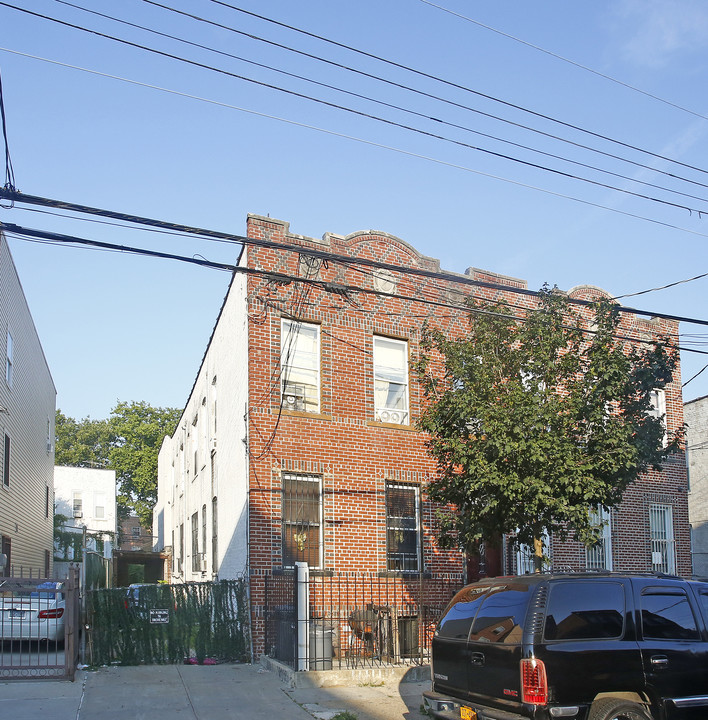 420 Montauk Ave in Brooklyn, NY - Building Photo