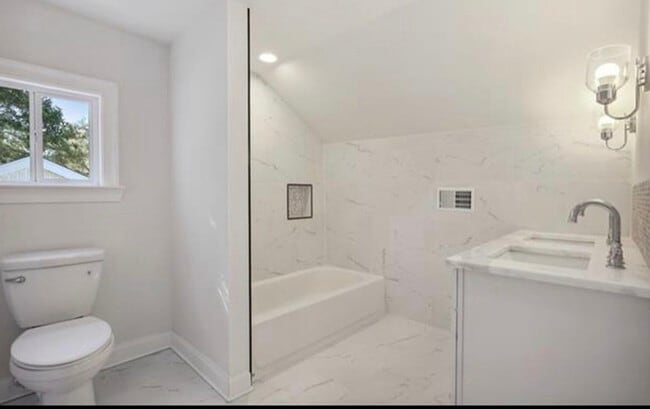 2412 Jackson Blvd in Chalmette, LA - Foto de edificio - Building Photo