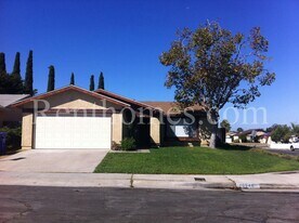 10946 Decatur Rd in San Diego, CA - Building Photo