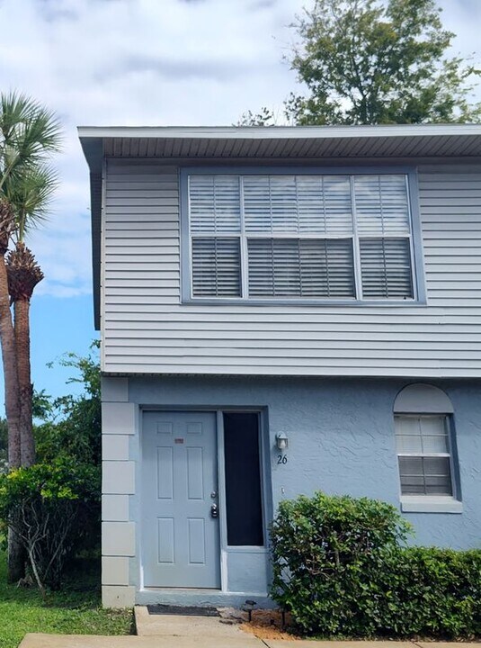 175 Yorktowne Dr in Daytona Beach, FL - Building Photo