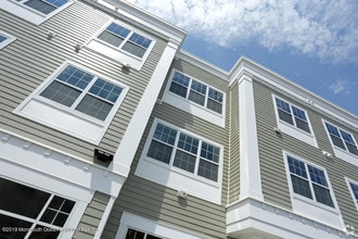 2 2nd St in Atlantic Highlands, NJ - Building Photo - Building Photo