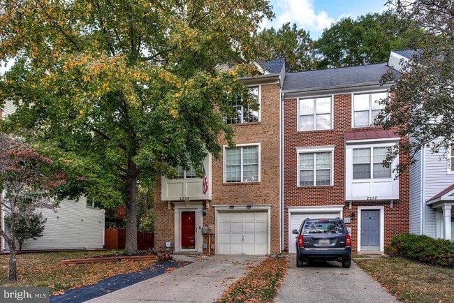 property at 2255 Commissary Cir
