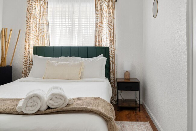 10609 Olson Dr in Rancho Cordova, CA - Foto de edificio - Building Photo