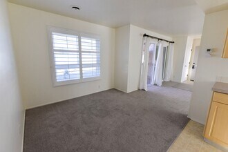 236 Avenida Del Poniente in San Clemente, CA - Building Photo - Building Photo