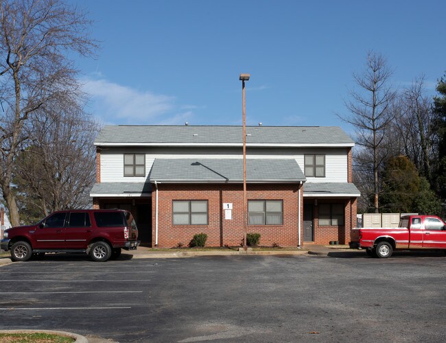 Caple Commons in Lexington, NC - Building Photo - Building Photo