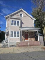 61 Utton Ave in Pawtucket, RI - Building Photo