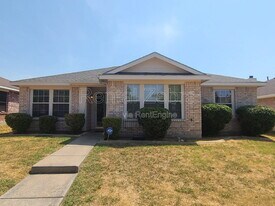 2736 Murphy Dr in Lancaster, TX - Building Photo