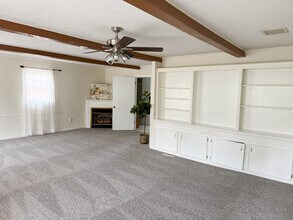 8 Charing Cross Rd in Taylors, SC - Building Photo - Building Photo