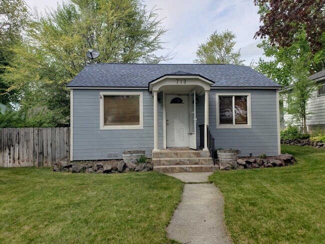 713 E Tacoma Ave in Ellensburg, WA - Building Photo - Building Photo