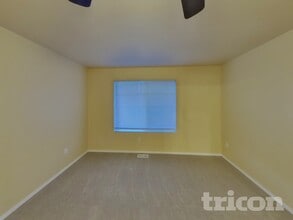 2254 SW Siskin Cir in Port Orchard, WA - Foto de edificio - Building Photo