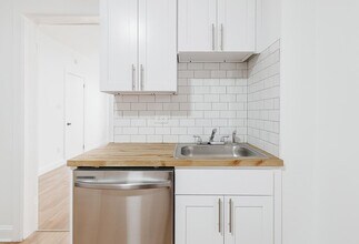 1430 W Superior St in Chicago, IL - Building Photo - Building Photo