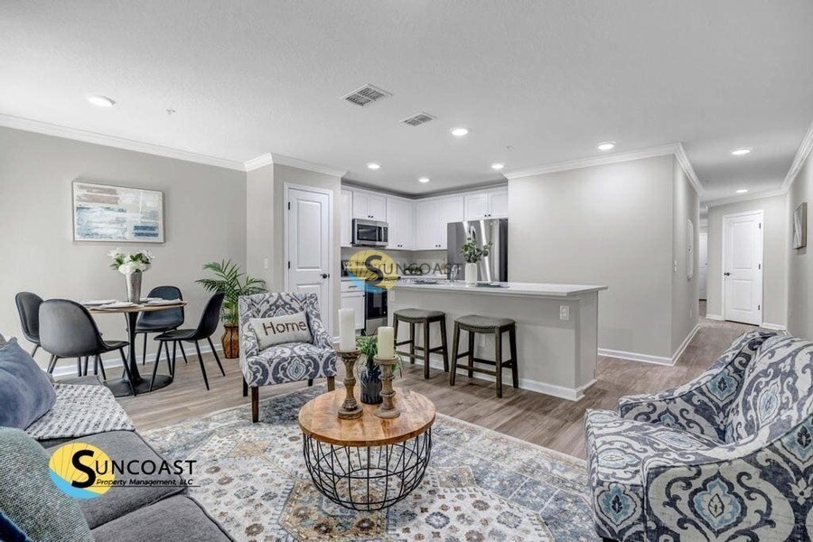 1522 Yelford Cir, Unit 201 in Jacksonville, FL - Building Photo