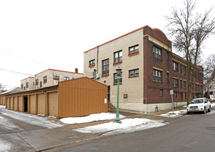 372 Cleveland Avenue North in St. Paul, MN - Building Photo - Building Photo